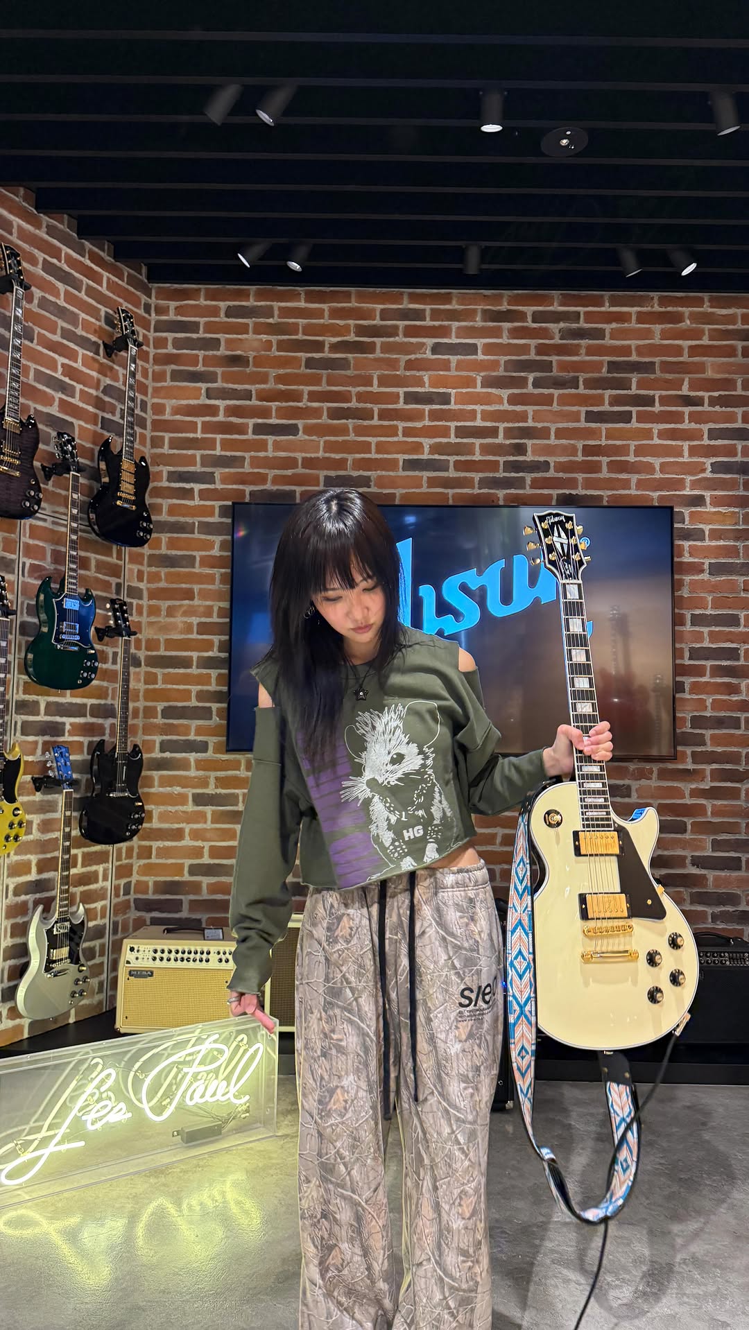 From the post that names the Gibson Les Paul Custom 70s (Buttercream top)