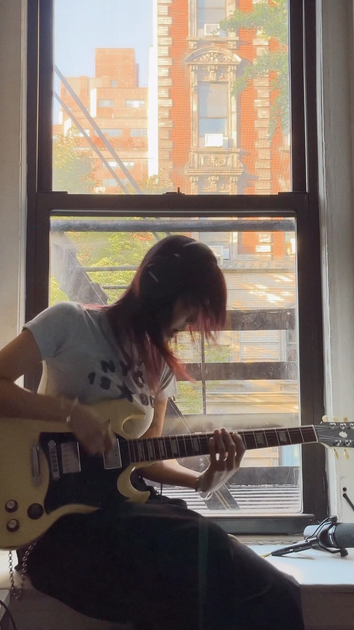 emo season is coming…🐀

#alternative #rock #emo #guitar